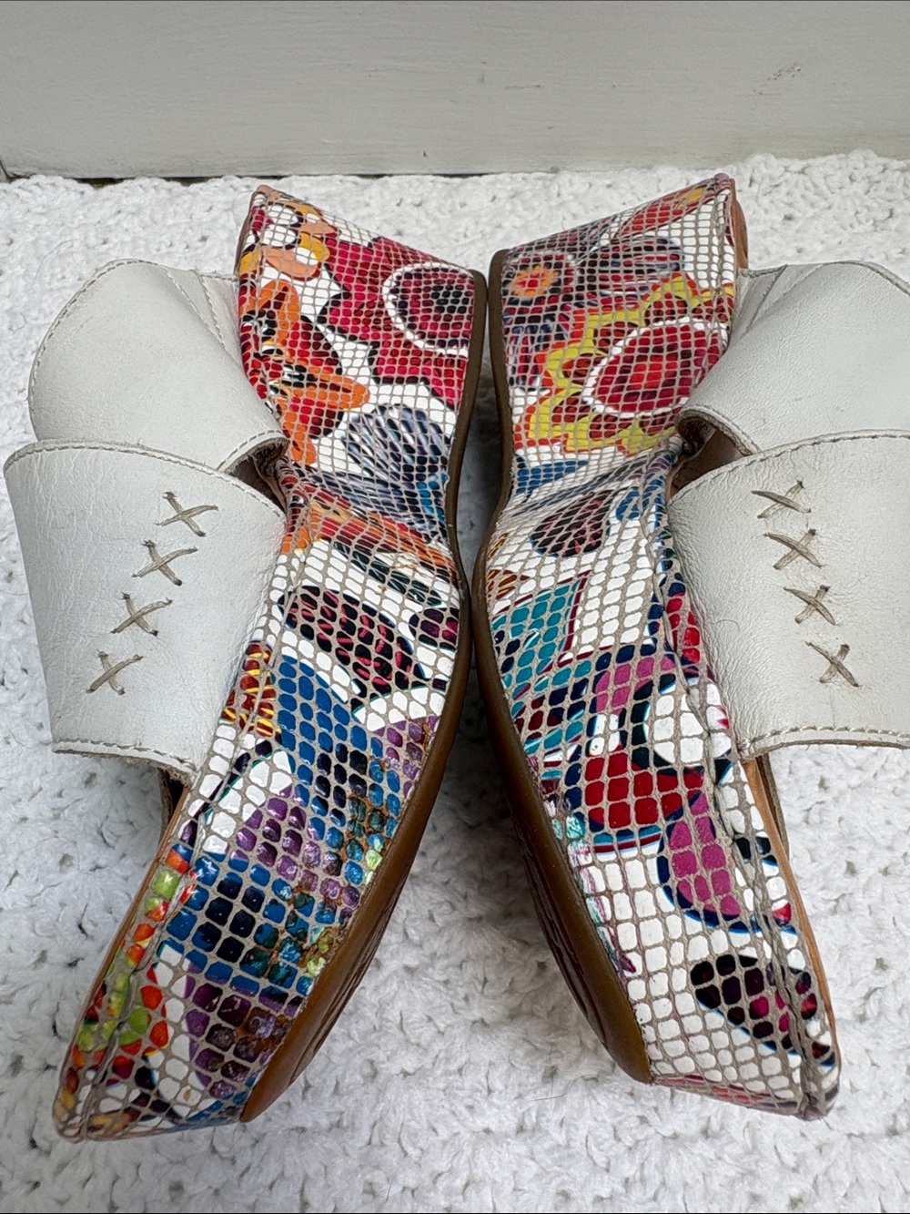 Born Curstyn White Leather Floral Mosaic Boho Wedge Heel Sandals Women’s Size 8M - Picture 9 of 14